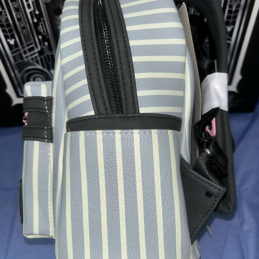 NWT Hard to find Grey Striped Eeyore Loungefly Backpack - Picture 2 of 6